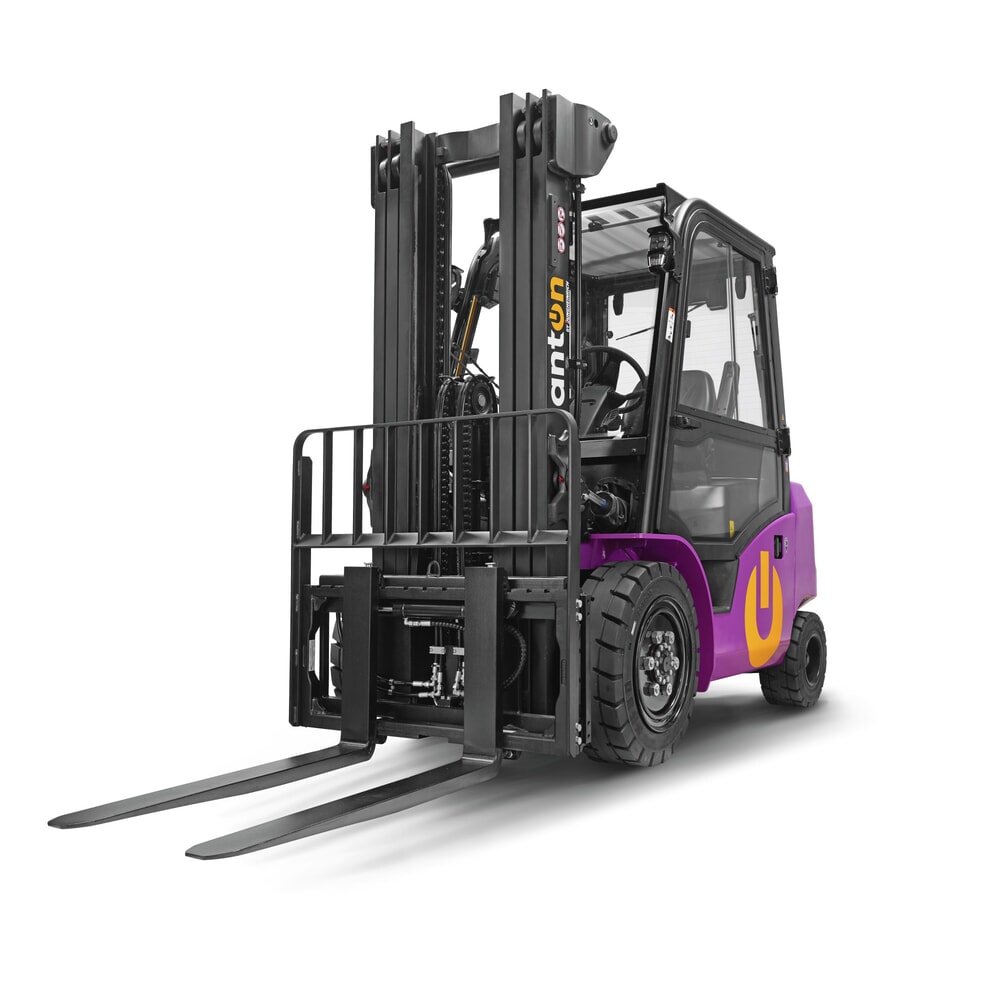 Imagem do produto: AntOn by Jungheinrich empilhador elétrico CBH 2.5 com mastro de elevação telescópico triplo, altura de elevação de 4800 mm, capacidade de carga de 2500 kg, cabina de proteção contra intempéries Comfort, incluindo carregador externo 80 V, 60 A,